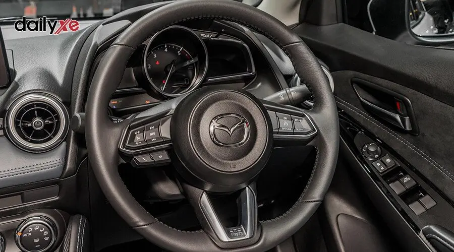 new-mazda2-1-5-sport-luxury_64cb76563f3a3
